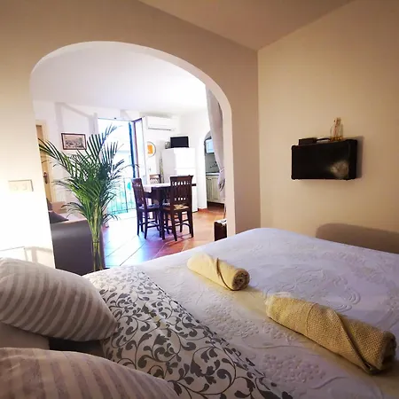 Apartment Flore